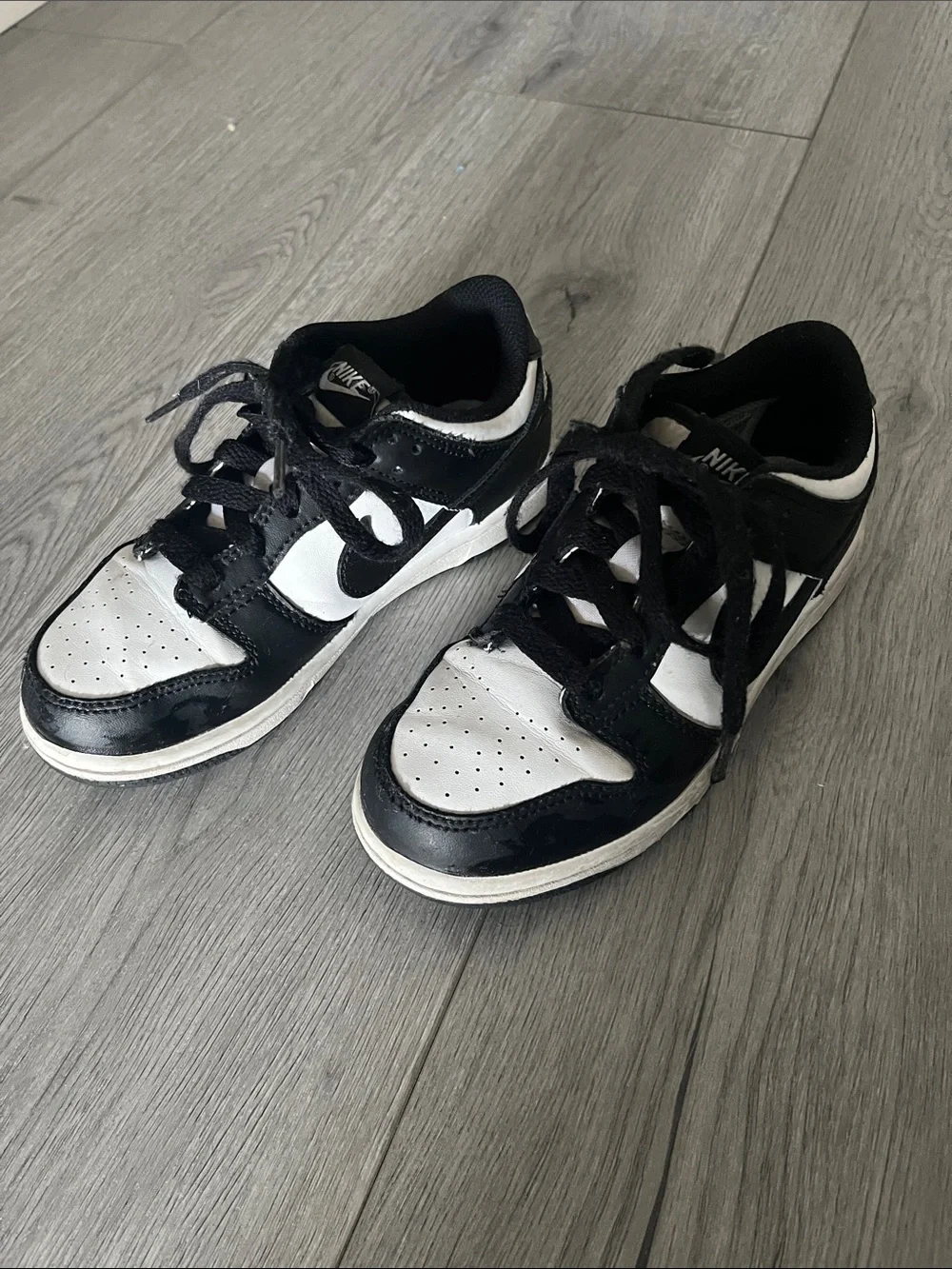 Boys Nike Kids Black and White Low-Top Sneakers